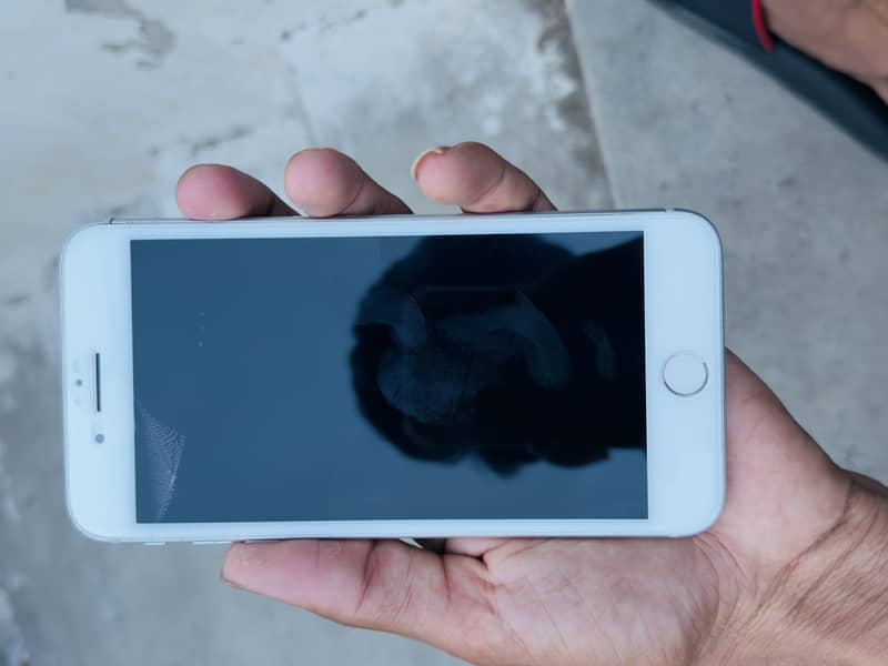Apple iPhone 8 Plus 4