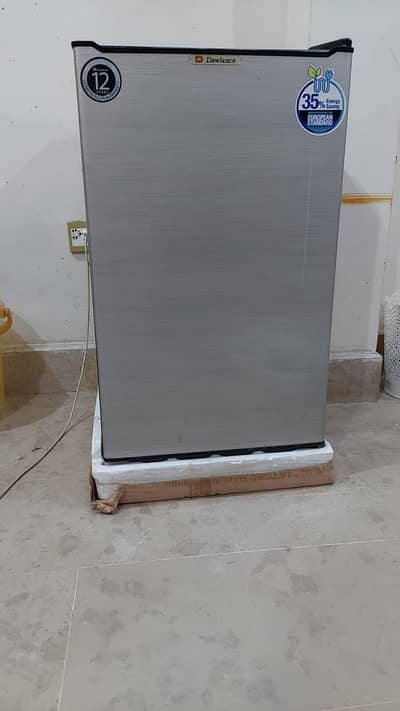 Dawlence mini fridge