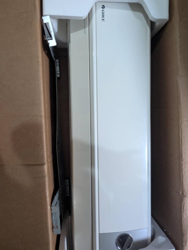 Title: Gree Split AC 1.5 Ton Inverter – Excellent Condition | Like New 0