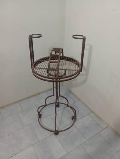 parrot stand