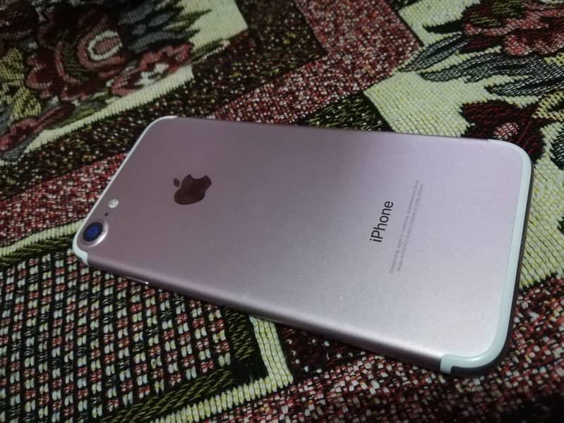 Apple iPhone 7 1