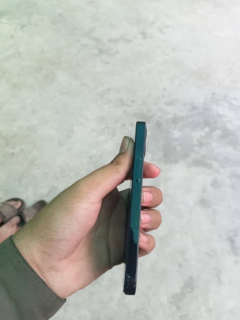 Apple iPhone 12 mini 1