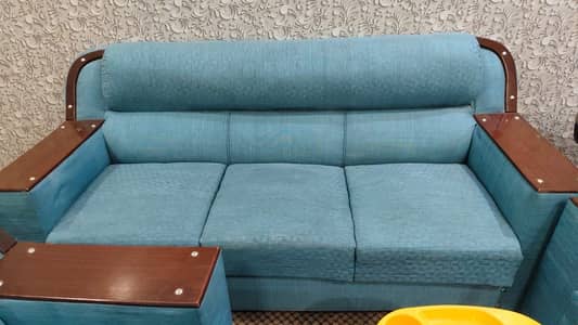 3+2+1 seater soffa 4 sale in normal & good condition. .