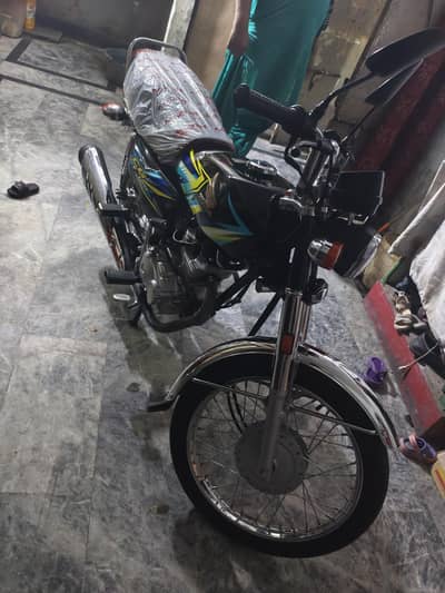 bhout Kam, use hova ha petrol ki via sa