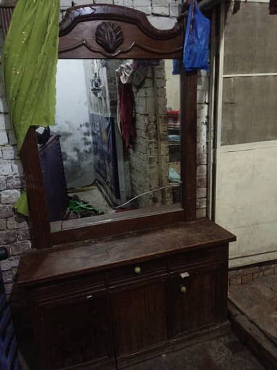 dressing table