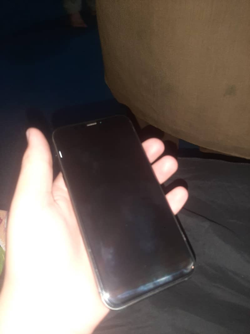 Apple iPhone X 3