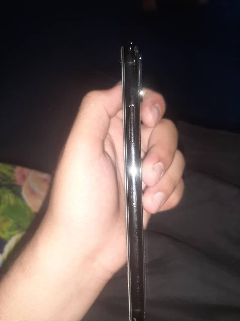 Apple iPhone X 4
