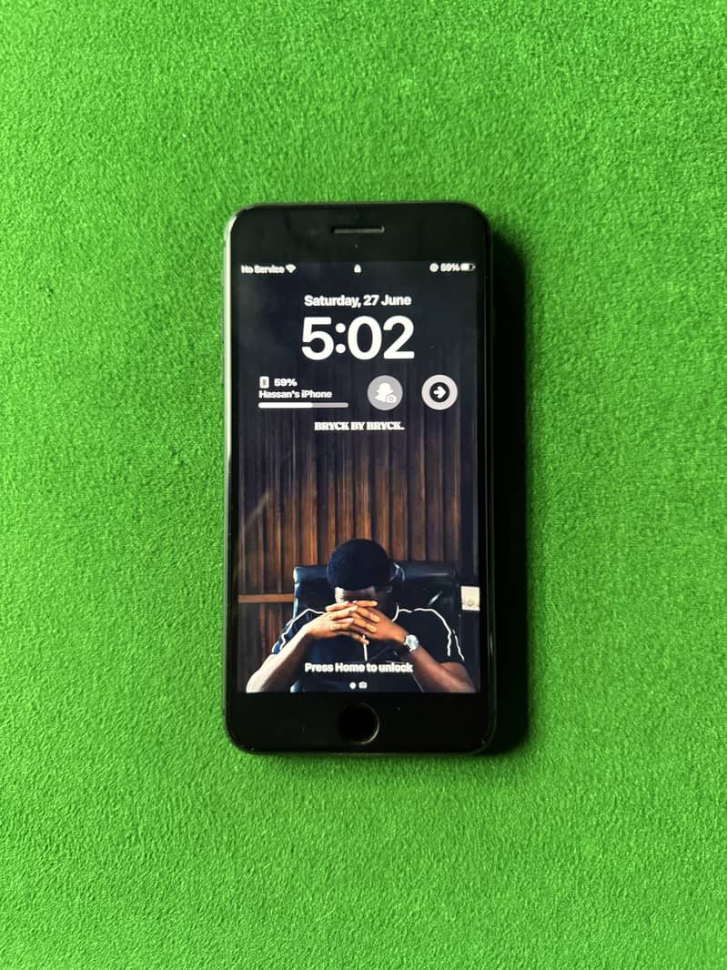 Apple iPhone 8 Plus 1