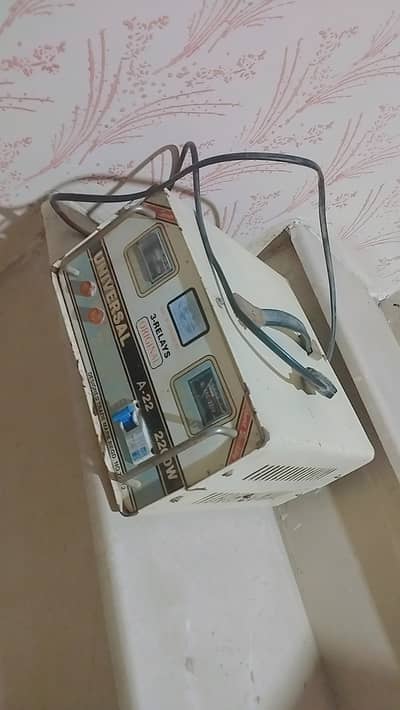 Stabilizer 2200 W