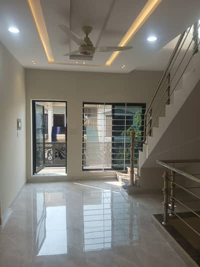 G-11 Size 25*40 Brand New House For Sale