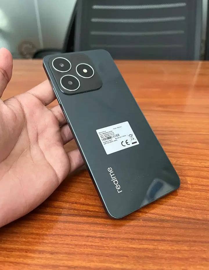 Realme C61 1