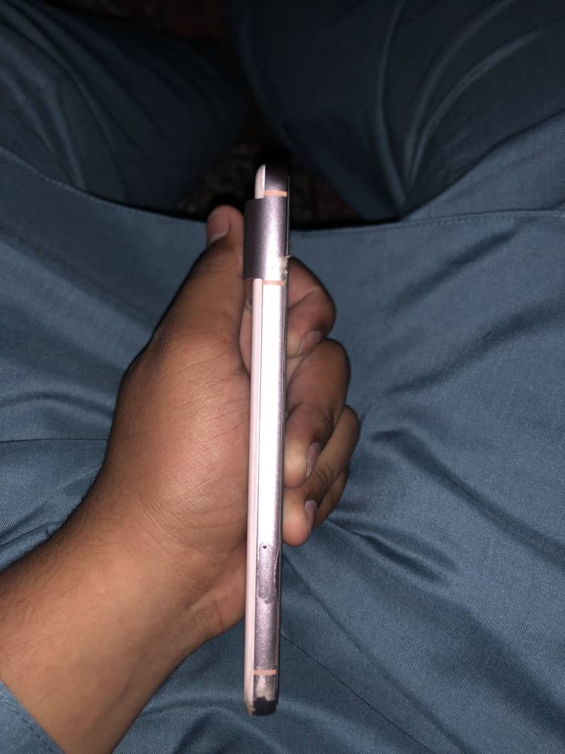 Google Pixel 8 4