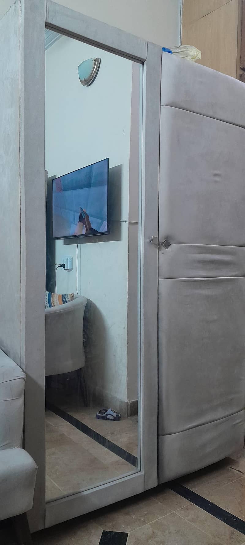 2 side wardrobe 1