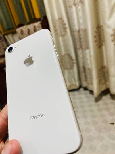 Apple iPhone 8