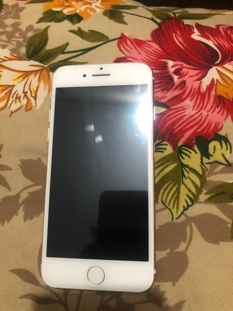 Apple iPhone 7 1