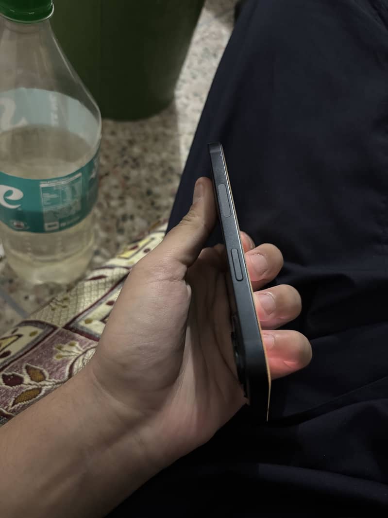 iPhone 14 4