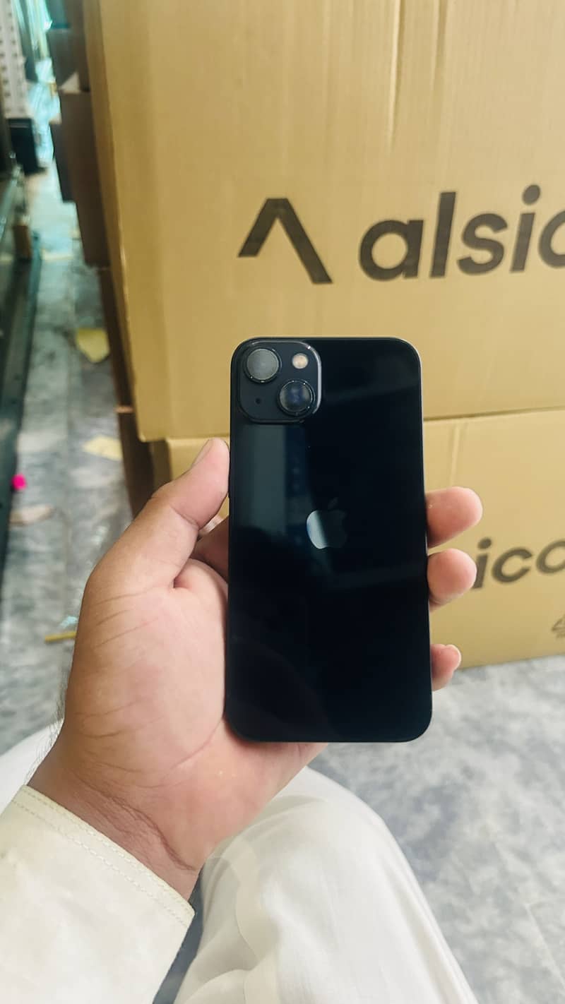 Apple iPhone 13 1