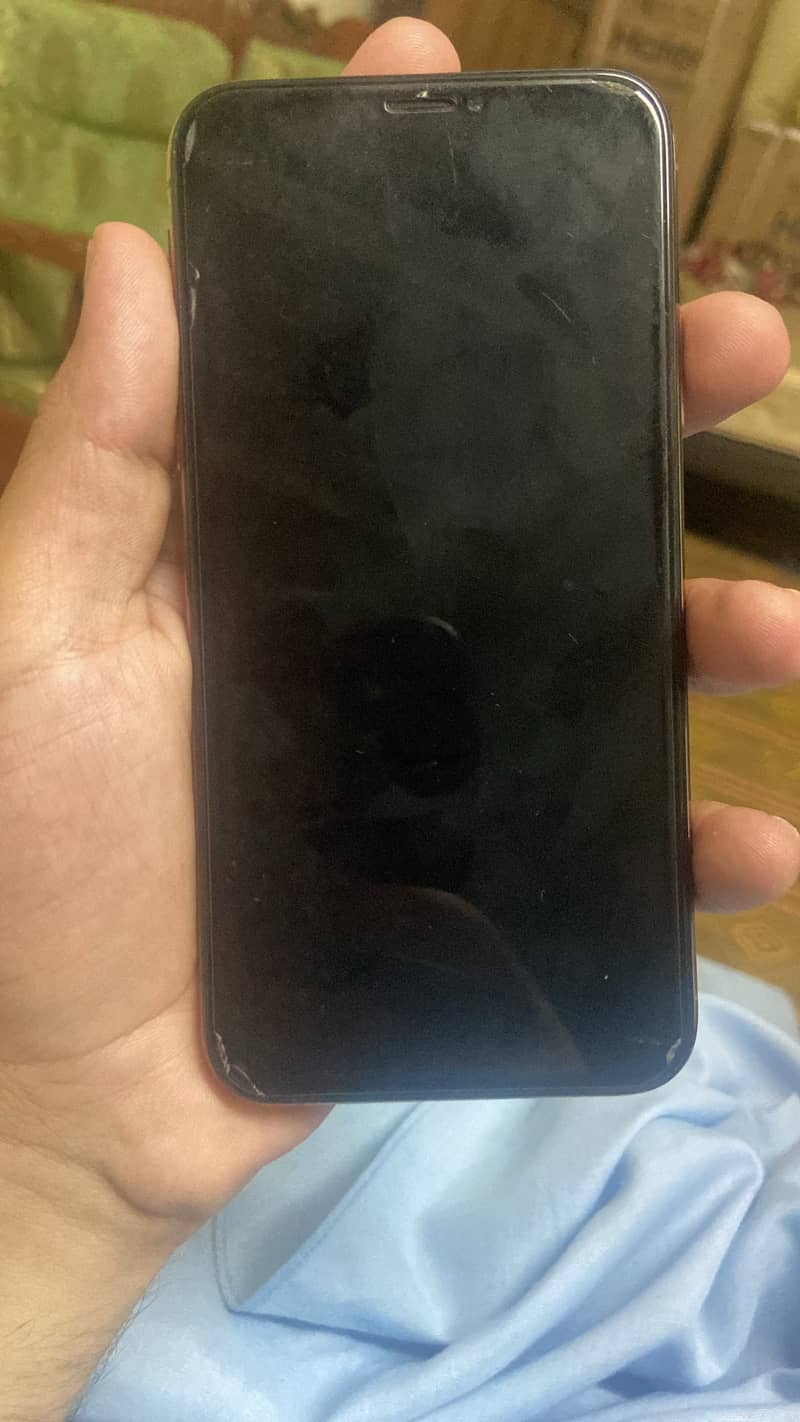 Apple iPhone XS 1