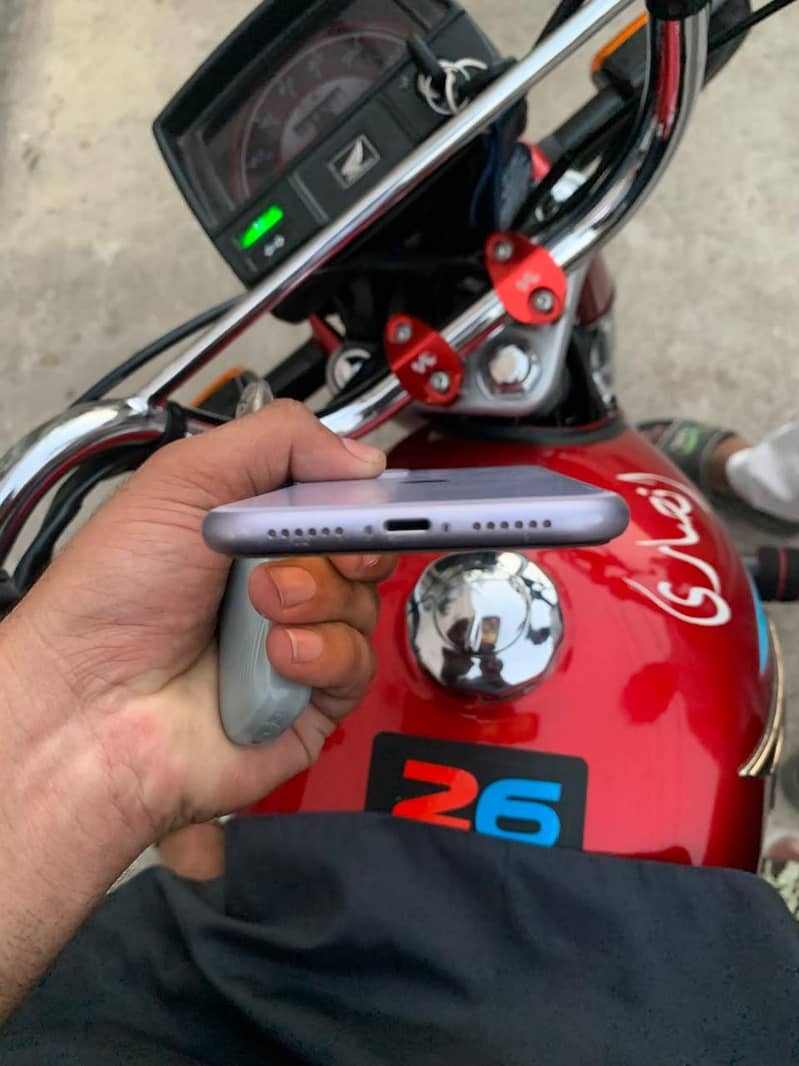 Apple iPhone 11 2