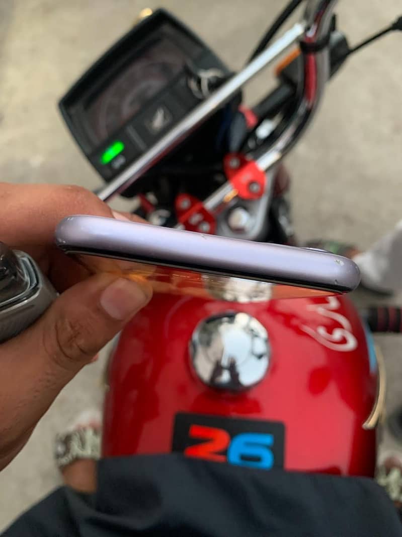 Apple iPhone 11 3