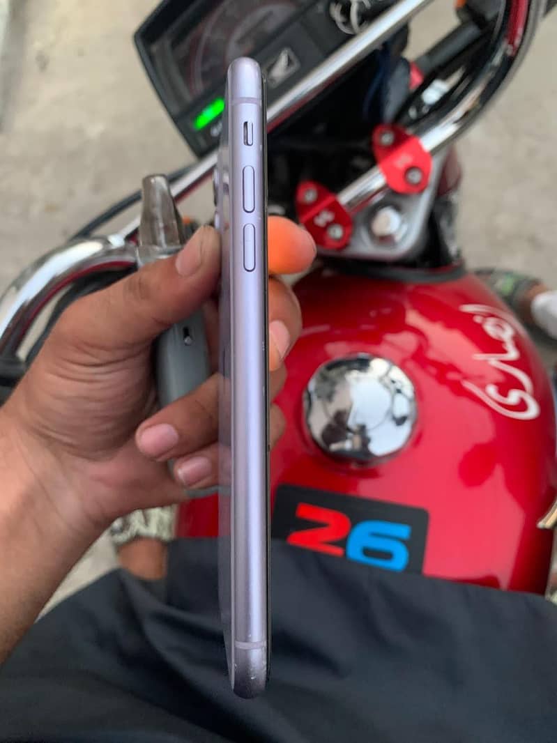 Apple iPhone 11 5