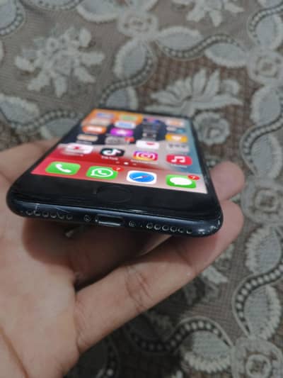 Apple iPhone 7