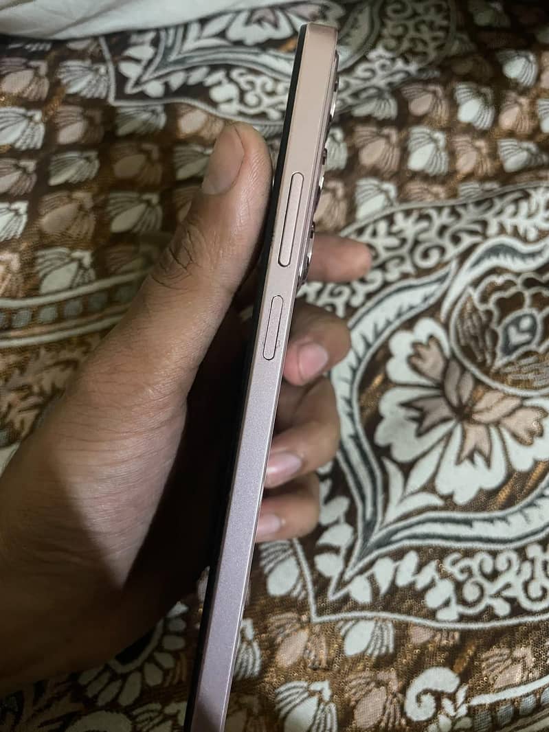 Realme C75x 4