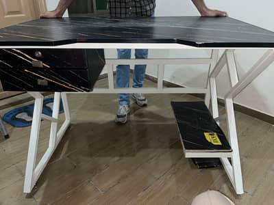 Modern L-Shaped Computer Office Desk – Like Brand New