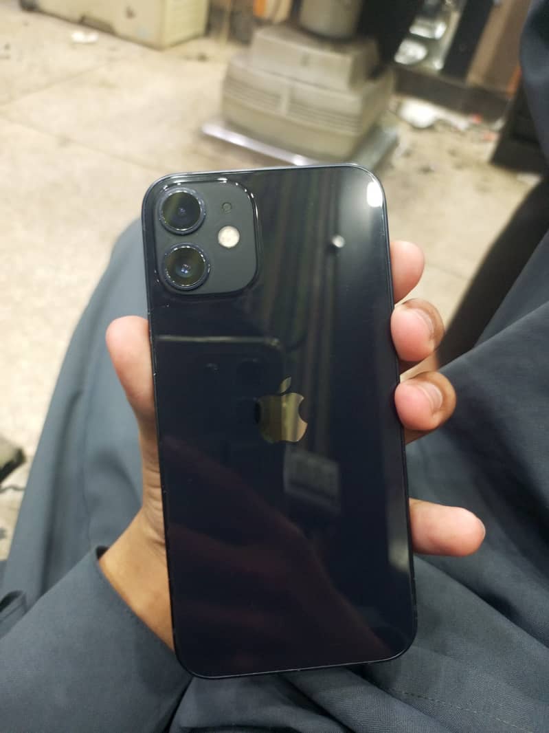 Apple iPhone 12 mini 0