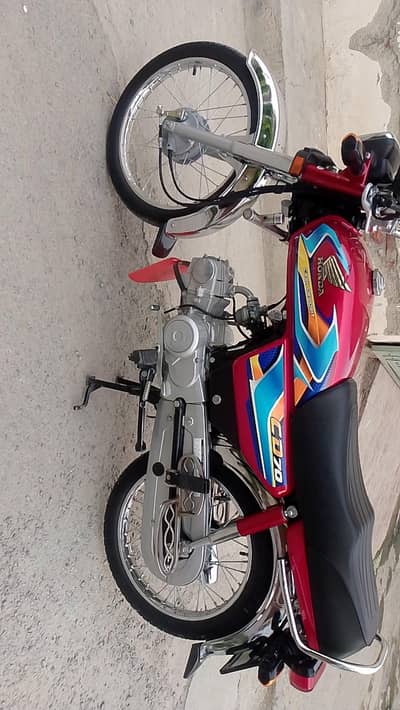 bike ki condition 10/10 ha phone number 03714470208