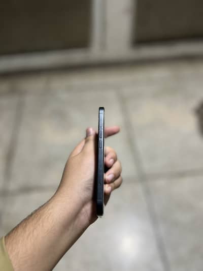 iPhone 16 Factory Unlock