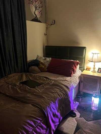 Single bed great condition almost new