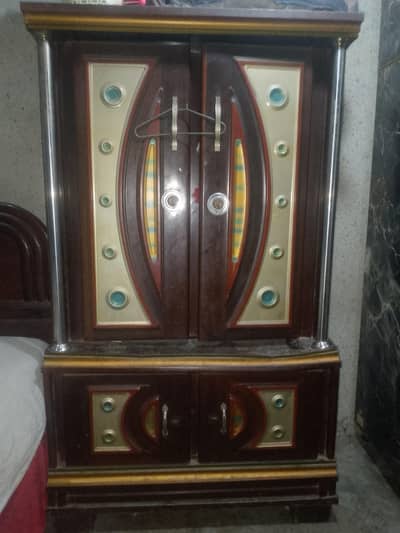 saf almari for sell . beautiful clr choklat and golden