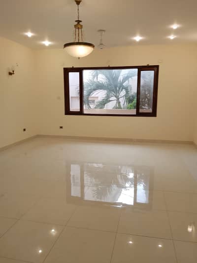 NEAR FATMA MASJID 4 BEDROOM 120 YARD BUNGALOW FOR RENT TILE FLOORING ONLY FOR CLIENT