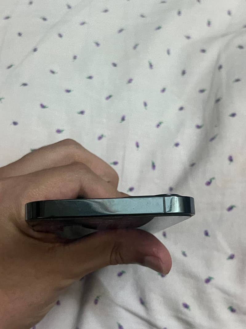 iphone 12 pro 2