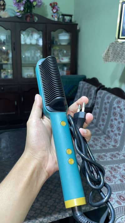 HAIR STRAIGHTNER
