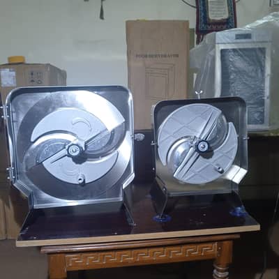 Fruit and vegetable slicer for food dehydrators