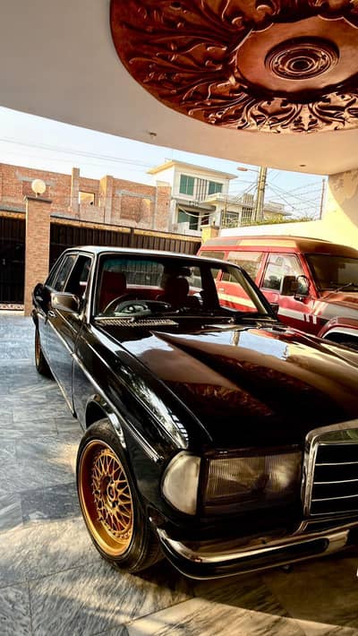 Mercedes Benz w123 1984 Exchange possible