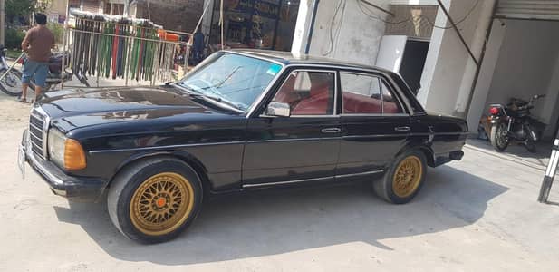 Mercedes Benz w123 1984 Exchange possible