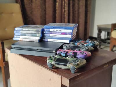 PS4 Slim 500GB | 3 Controllers | 11 Games | Excellent Condition