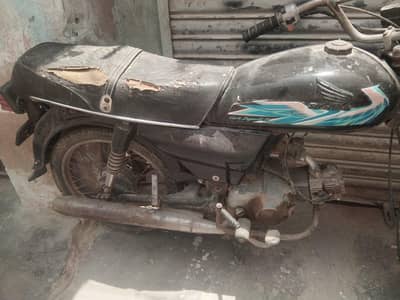 gari bilkul ok he koi falt nhi he