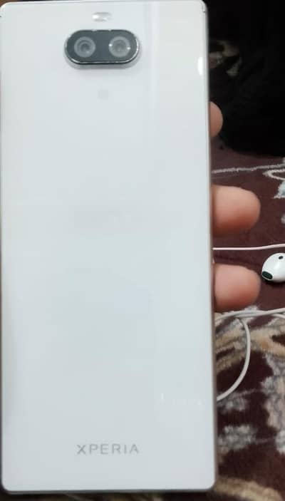 Sony Xperia 8