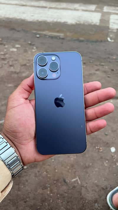 iPhone 14 Pro Max {SIM TIME AVAILABLE}