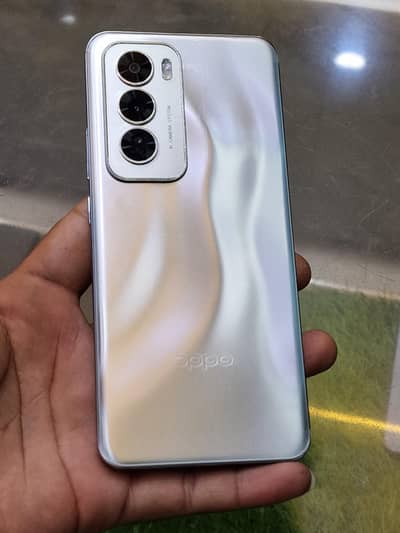 OPPO Reno12