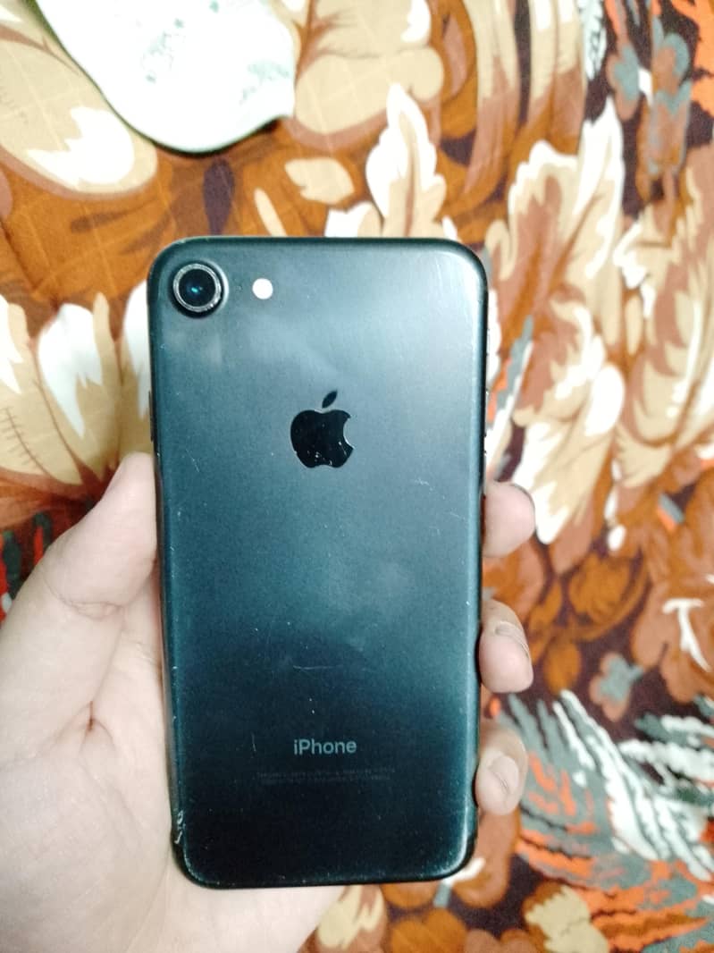 Apple iPhone 7 1