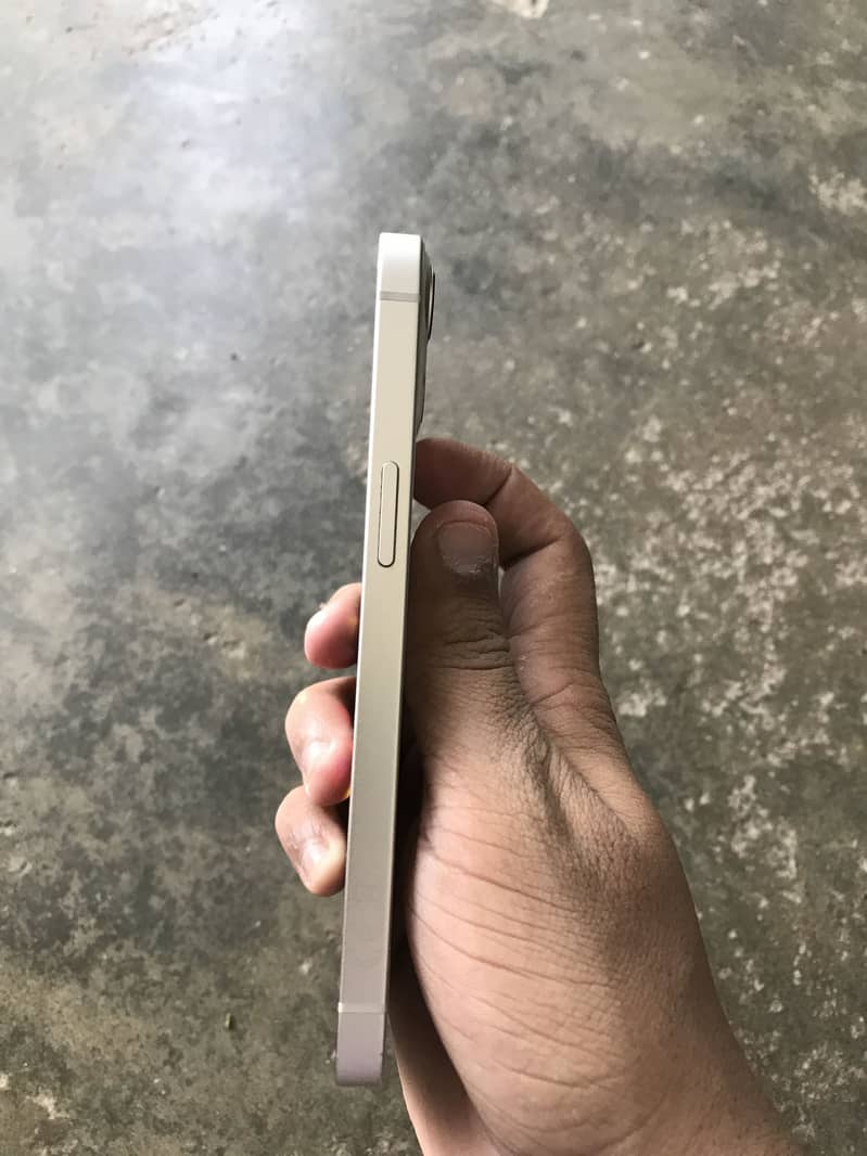 Apple iPhone 13 2