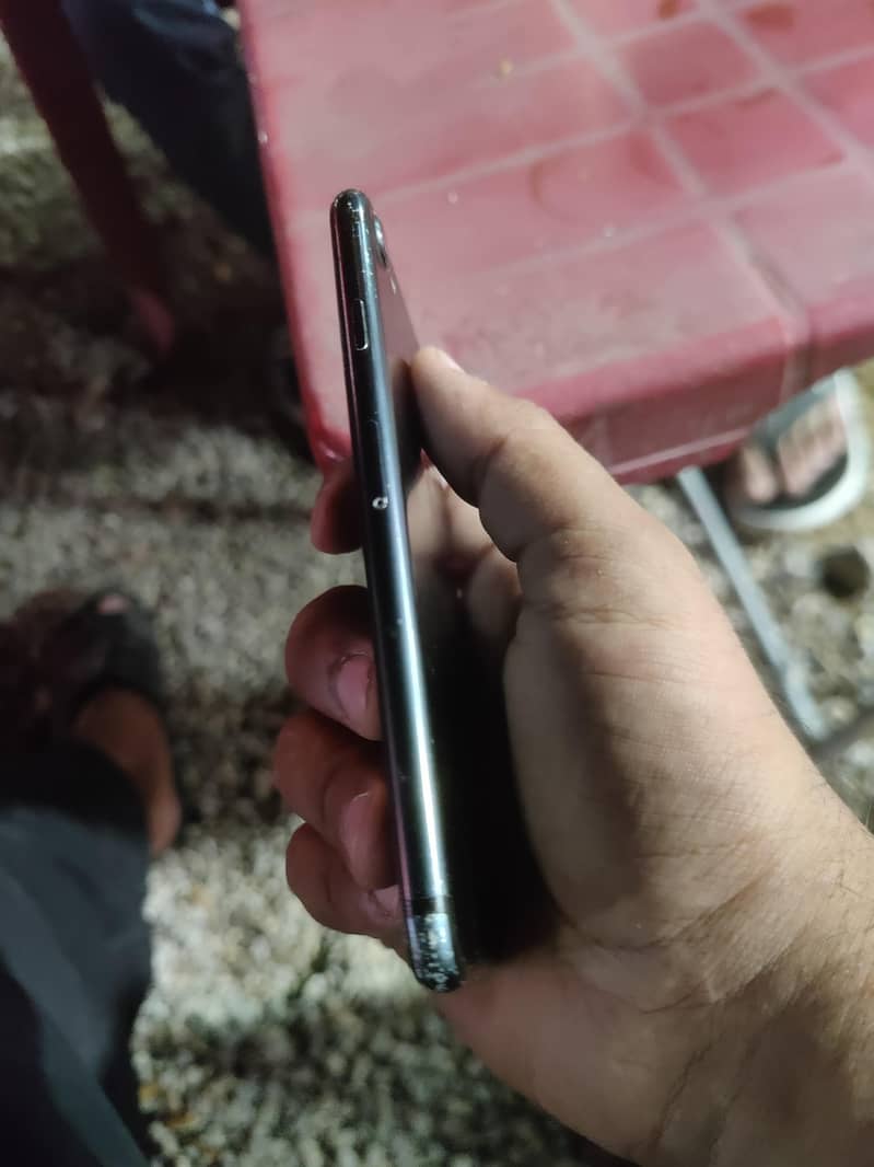 Apple iPhone 7 0