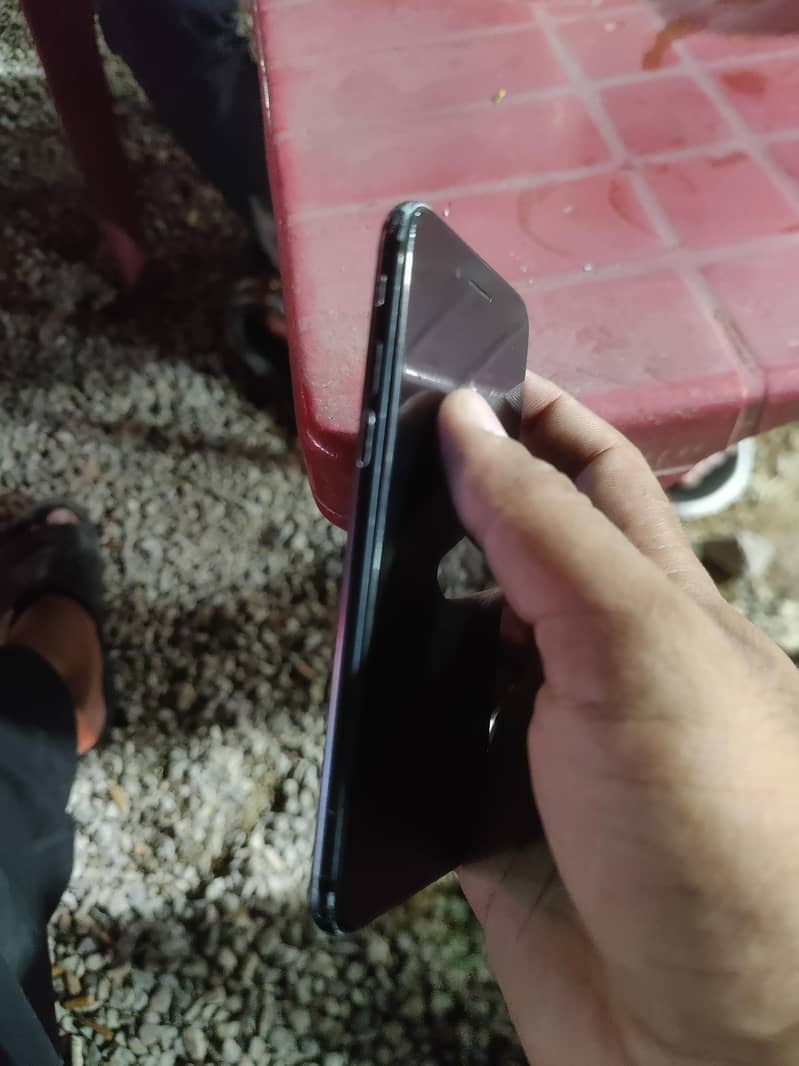 Apple iPhone 7 2