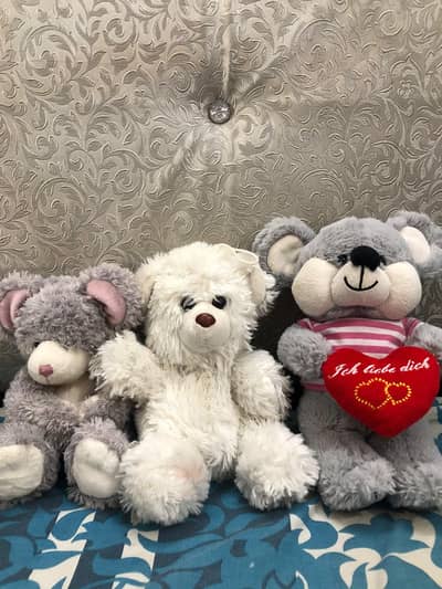 SOFT TOYS 30 PEICES
