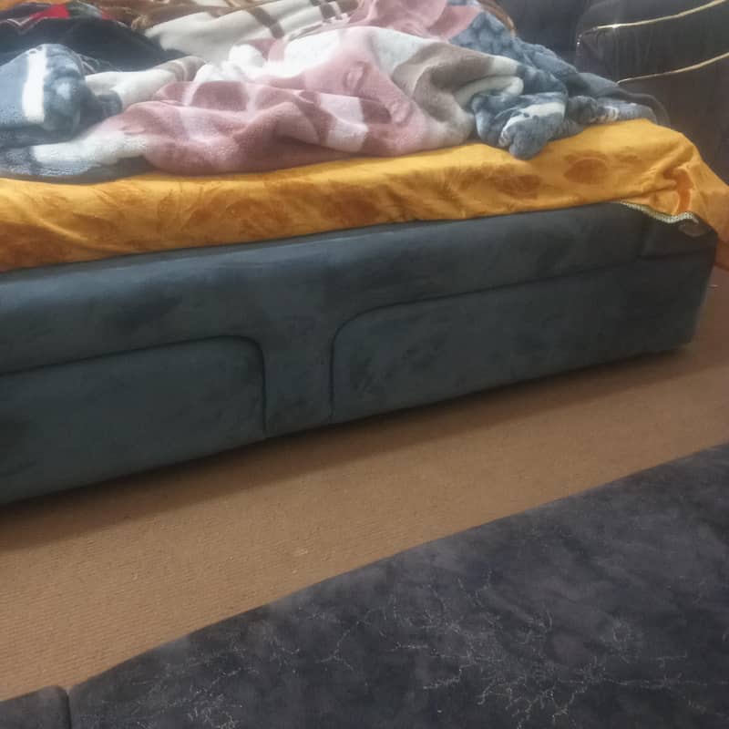Bed with sidetables 5
